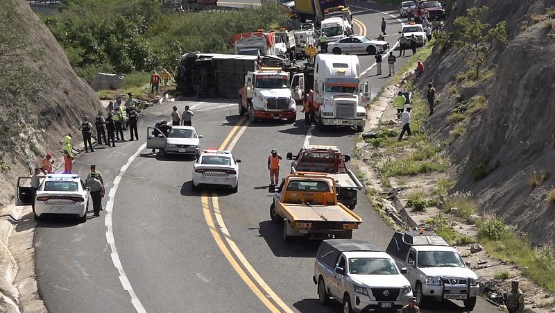Al menos 16 muertos en un accidente entre un autobús y un camión en Oaxaca, México