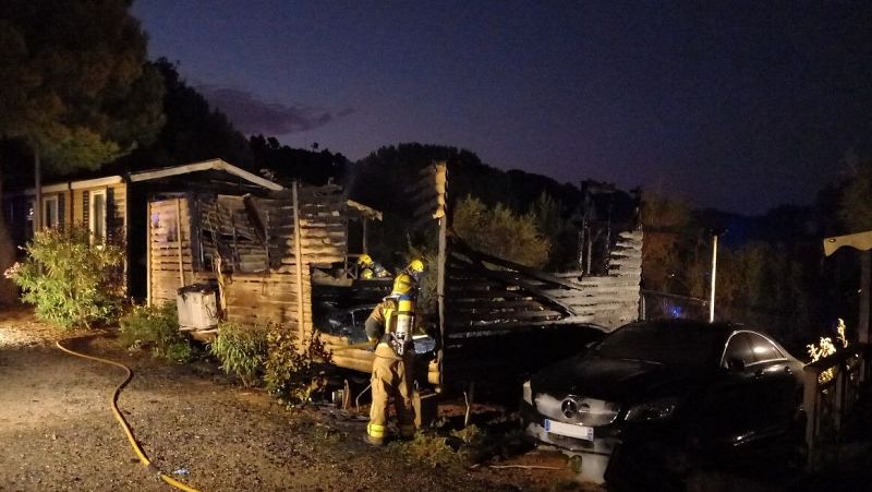 Muere una niña al incendiarse un bungalow en un camping de Tarragona