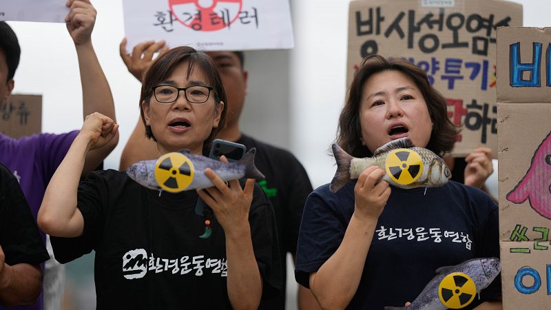 Japón comienza a verter el agua radiactiva y tratada de Fukushima al Pacífico mientras aumentan las protestas