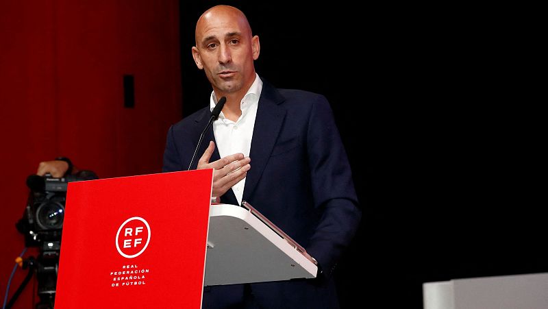 Luis Rubiales se niega a dimitir en la Asamblea y afirma que su beso a Jenni Hermoso fue "consentido"