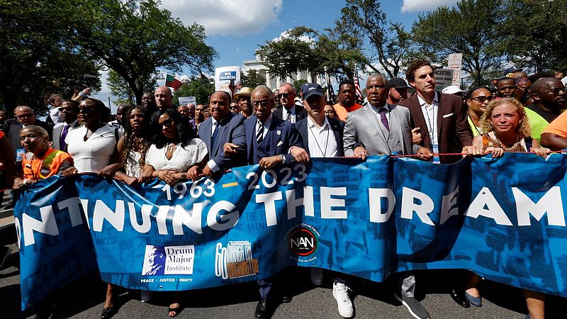 Miles de personas marchan en Washington en el 60 aniversario del discurso de Martin Luther King