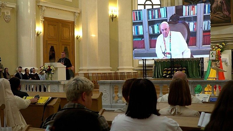 El papa Francisco indigna a Ucrania al destacar el imperialismo ante los jóvenes católicos rusos