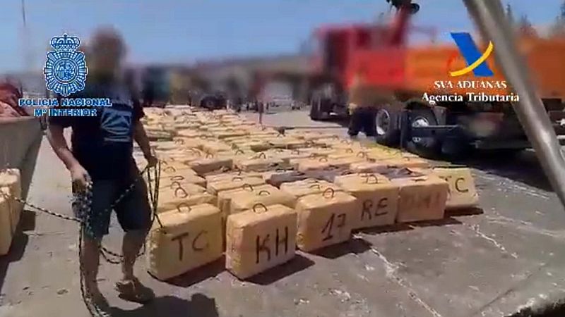 La Policía y el Servicio de Vigilancia Aduanera interceptan en Canarias una embarcación con seis toneladas de hachís