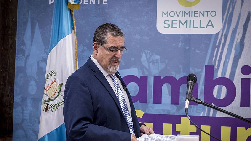 El presidente electo de Guatemala denuncia que se está "viendo un golpe de Estado en curso"