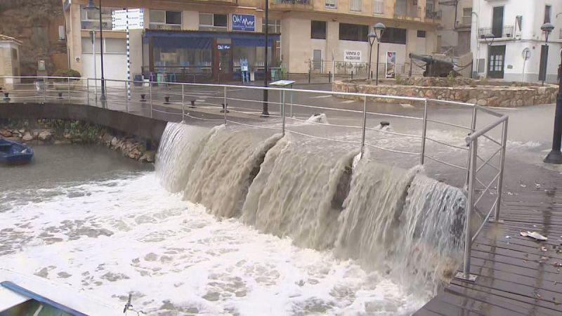 Inundacions i carreteres tallades a les Terres de l'Ebre