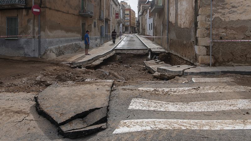 La DANA deja casas y calles inundadas, vehculos atrapados y cortes de trenes y carreteras en toda Espaa