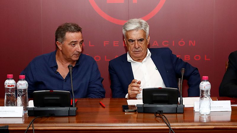El presidente interino de la RFEF mantiene su confianza en Luis de la Fuente ante los jugadores de la Roja