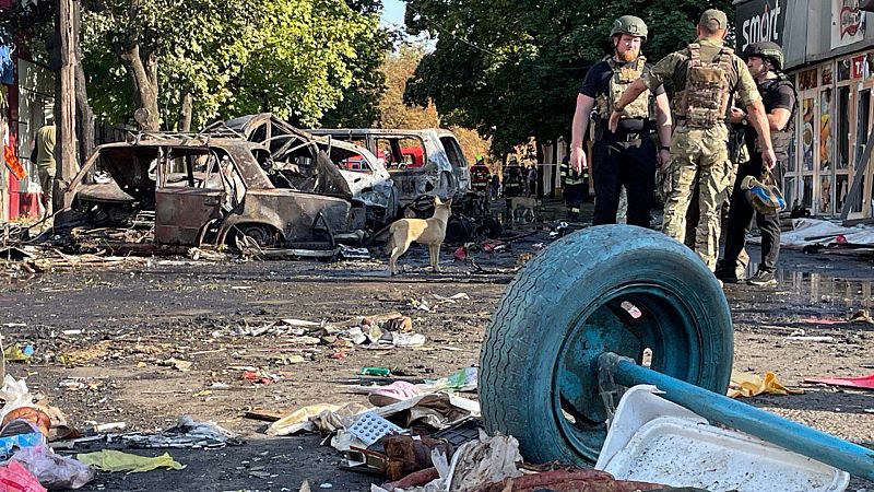 Ucrania denuncia la muerte de al menos 17 personas en un ataque ruso contra un mercado en Kostiantinivka