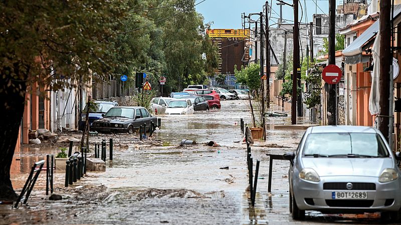 La tormenta 'Daniel', un fenómeno "inédito" que inunda pueblos en Grecia