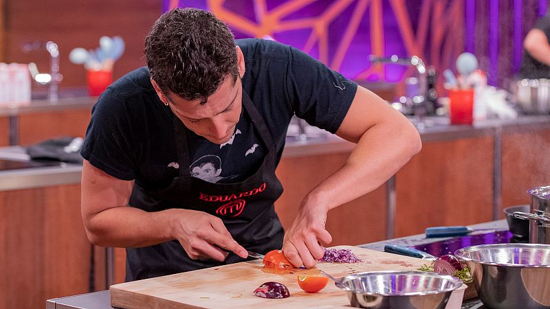 MasterChef I Cinco grandes momentos de Eduardo Casanova. Se atreve a cantar