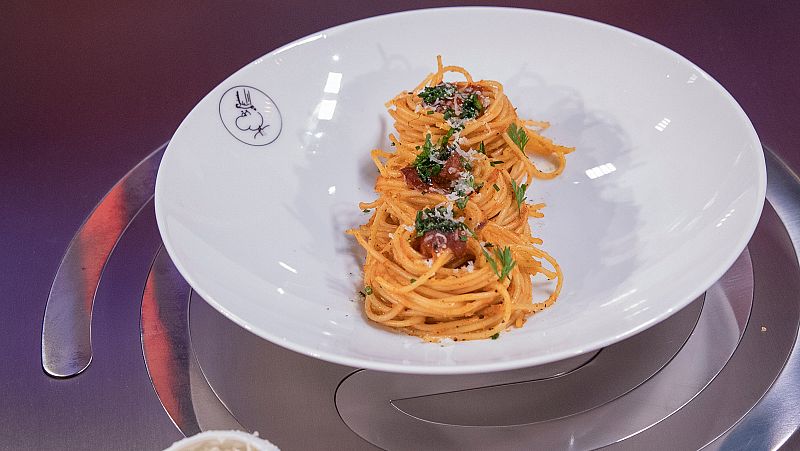 Receta de pasta con zanahoria y erizo de mar de Miguel Diosdado