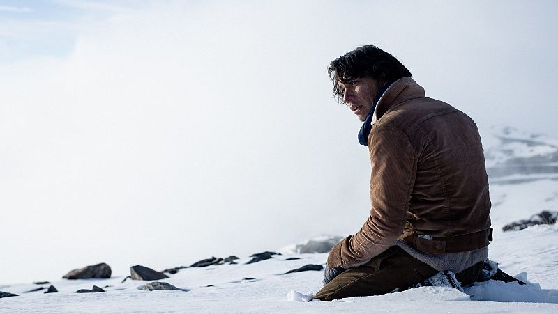 'La sociedad de la nieve': J.A. Bayona y la honestidad de la tragedia íntima de Los Andes