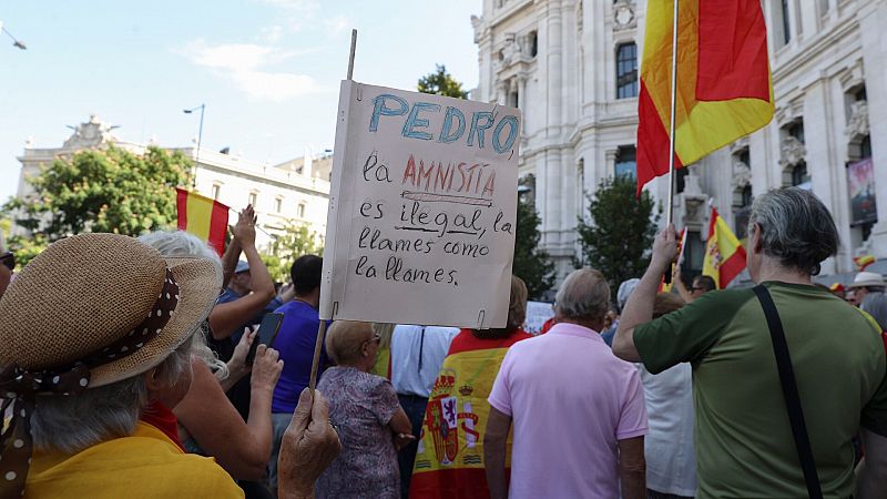 Varias concentraciones "espontáneas" exigen a Sánchez que no apruebe una hipotética ley de amnistía