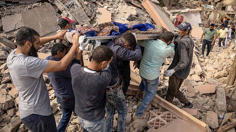 Ascienden a 2.862 las víctimas mortales del terremoto en Marruecos mientras sigue la búsqueda de supervivientes