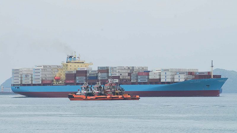 El canal de Panamá llega a tener un atasco de más de 100 buques en la vía por la falta de agua