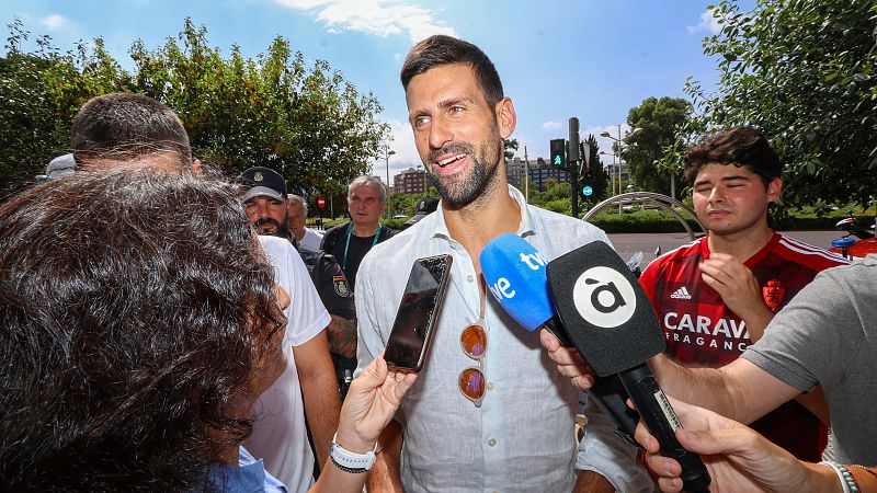 Djokovic, arropado en Valencia para jugar la Copa Davis: "Con Nadal y Alcaraz, España tiene una tradición del tenis increíble"