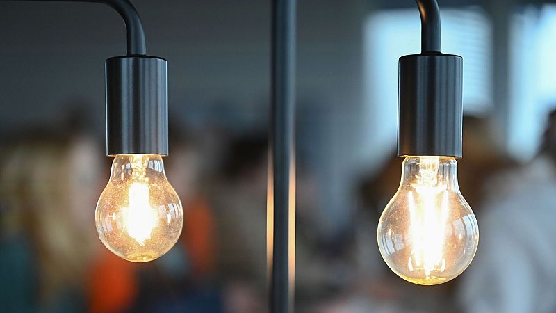 La luz sube este viernes un 8,3%, hasta los 115,38 euros/MWh