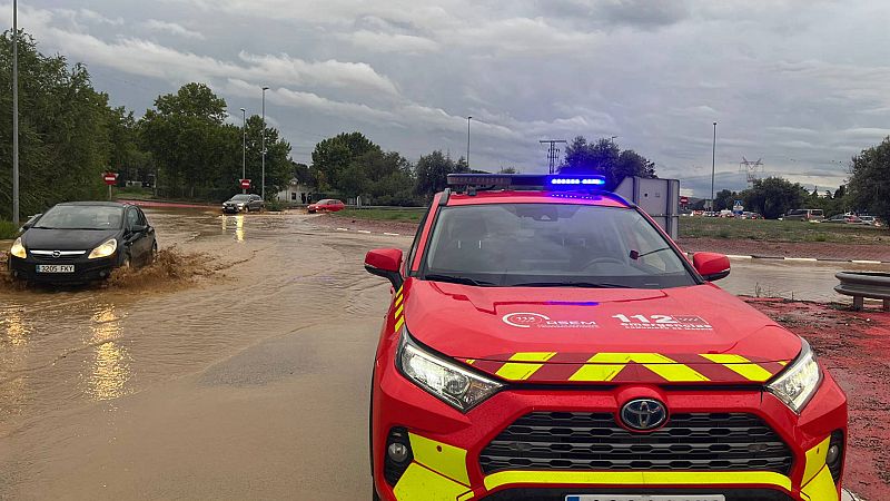 Las lluvias y tormentas dejan inundaciones y rescates en vehículos en la Comunidad de Madrid y Castilla-La Mancha