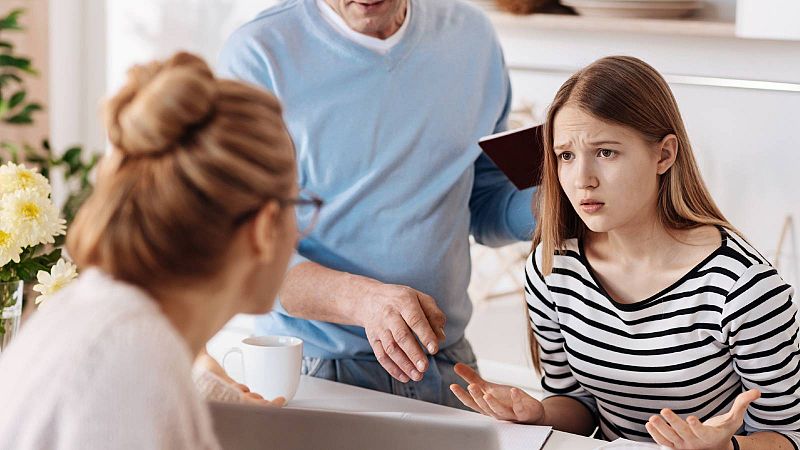 Quan és el moment d'establir límits amb el teu fill adolescent i com fer-ho