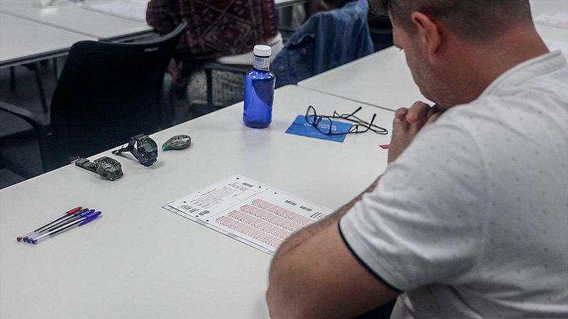 Más de 160.000 opositores se examinan en todo el país para cubrir 27.000 plazas en la Administración Pública