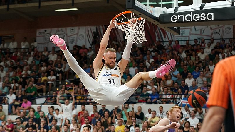 El Real Madrid gana su sexta Supercopa consecutiva a Unicaja (88-81)