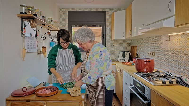 'Faves ofegades', un plat tradicional d'aprofitament, a 'La recepta perduda'