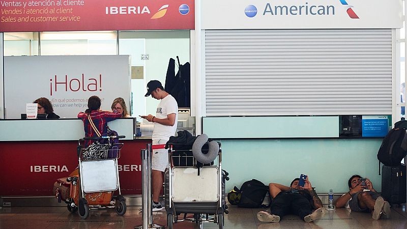 Iberia se queda fuera del servicio de asistencia en tierra en los principales aeropuertos, pero lo mantiene en Madrid