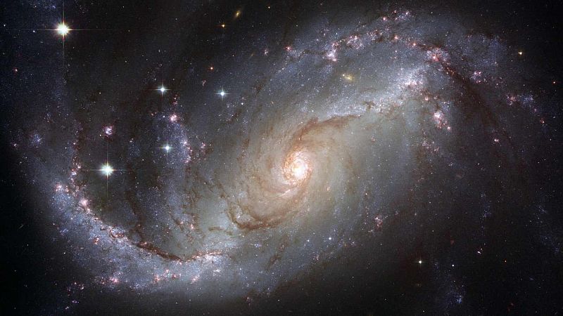 Descubren una galaxia inactiva masiva y compacta gracias al Telescopio Espacial James Webb