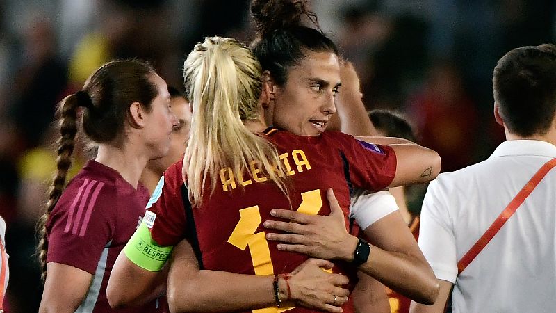 La selección española aparca su mayor crisis: de la tormenta al paraíso con liderato y récord