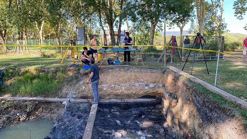 Hallados en Girona restos de cabañas neolíticas de hace 7.300 años en un estado excepcional de conservación