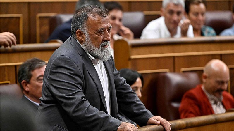 El diputado del PSOE Rufino Sancho vota por error 's' a Feijo en la investidura y luego rectifica