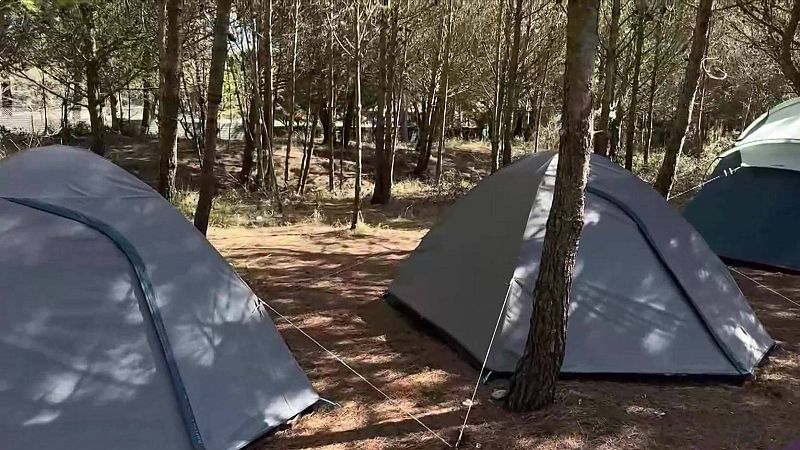 Vivir en una tienda campaña por la subida del alquiler en Portugal: "El día 5 de cada mes casi no tengo dinero"
