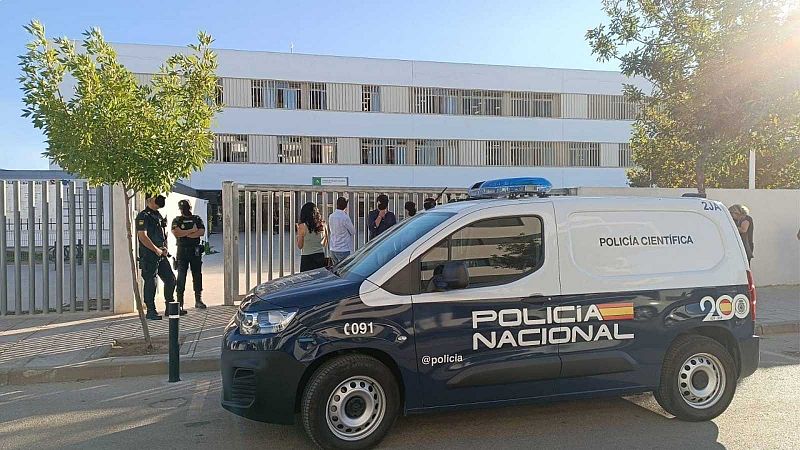 Un estudiante de 14 años hiere con un cuchillo a tres profesores y dos alumnos en un instituto de Jerez, Cádiz