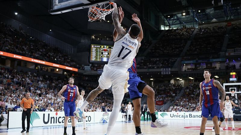 Real Madrid - Barcelona: Poirier lidera la victoria blanca en el clsico en la Liga Endesa (86-79)