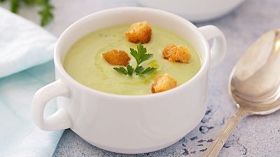 Crema de calabac�n con manzana �cida, una receta f�cil y de temporada que te encantar�