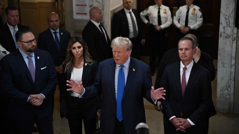 Trump testifica en el juicio por fraude civil por inflar activos de su empresa en Nueva York