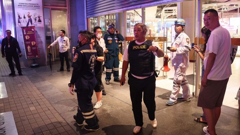 Al menos dos personas muertas y cinco heridos en un tiroteo en un centro comercial de lujo en Bangkok, Tailandia