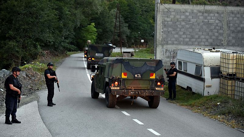 Serbia detiene al cabecilla del asalto de paramilitares en el norte de Kosovo que dejó un agente y tres asaltantes muertos