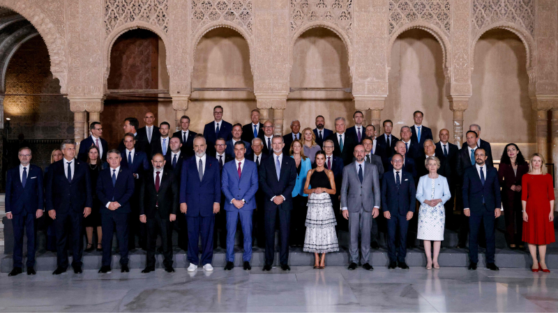 La visita de los lderes europeos a La Alhambra tras la cumbre de la Comunidad Poltica Europea, en imgenes