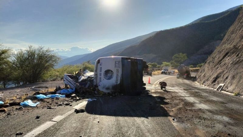 Al menos 18 muertos y varios heridos en un accidente de autobús que transportaba migrantes en México