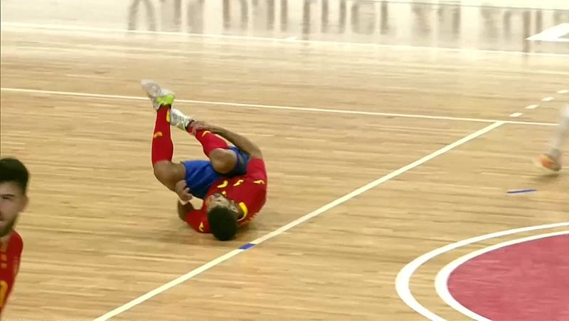 España cede un empate en Eslovenia y se complica liderato