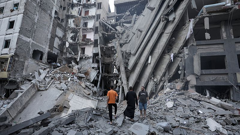 Israel bombardea Gaza y comienza a evacuar "por seguridad" las zonas cercanas a la Franja