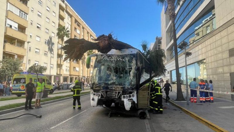 Tres personas mueren arrolladas por un autobús que se quedó sin frenos en Cádiz