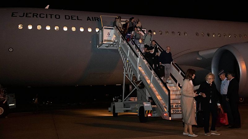 El Gobierno repatría en dos aviones de Defensa a 429 personas desde Israel, entre ellas 334 españoles