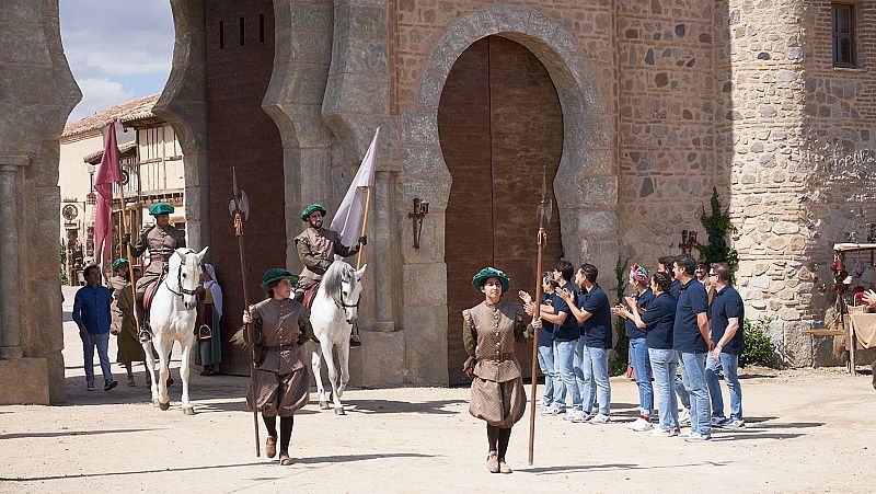 Aspirantes y exaspirantes de 'MasterChef Celebrity 8' retroceden al Siglo de Oro en Puy du Fou en la repesca