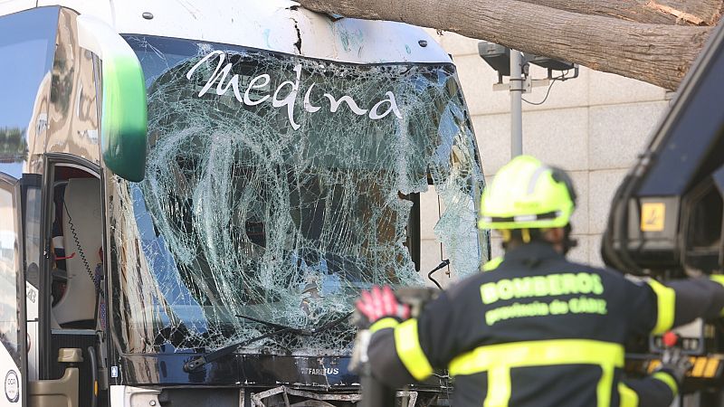 Muere el herido que estaba en la UCI tras el accidente del autobús en Cádiz y se elevan a cuatro los fallecidos