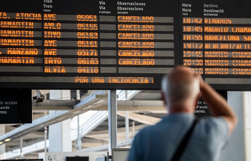 Miles de afectados por la interrupción de la línea de trenes entre Madrid y Comunidad Valenciana