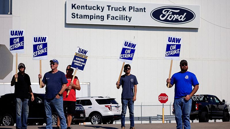 El sindicato del motor de Estados Unidos avisa que la huelga entra en una nueva fase más agresiva