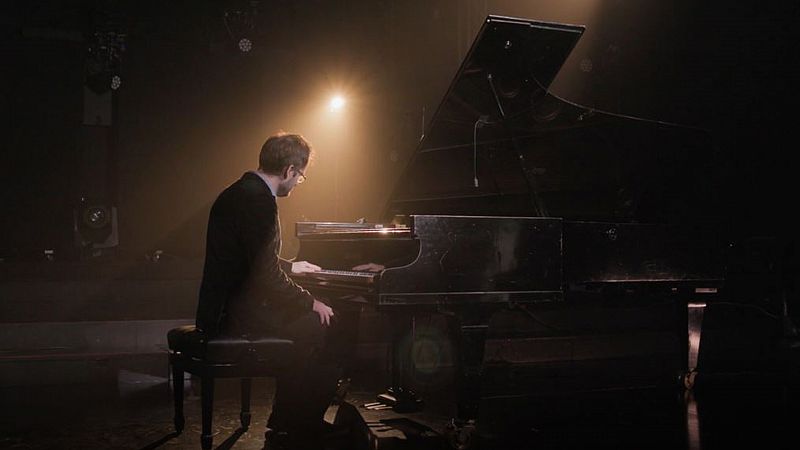 Manuel López, el pianista de la mano izquierda: "La tragedia te curte mucho más para el arte"