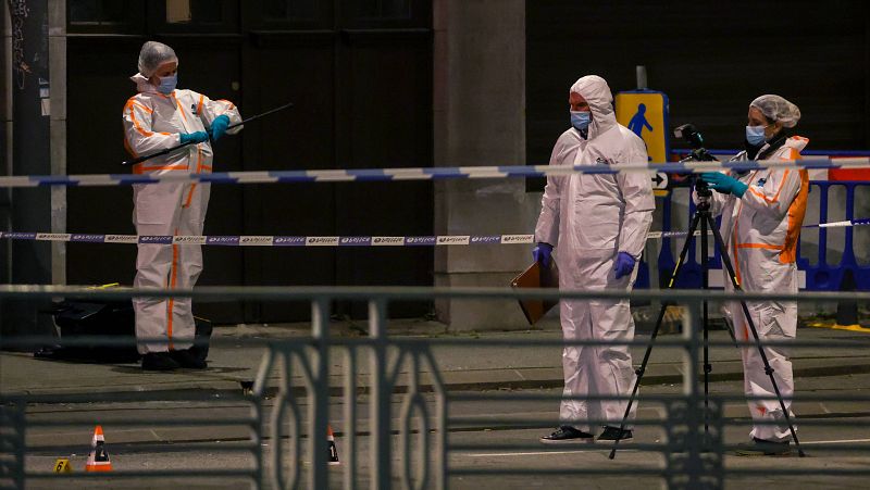 Un hombre mata a dos personas en un ataque terrorista con un fusil en el centro de Bruselas